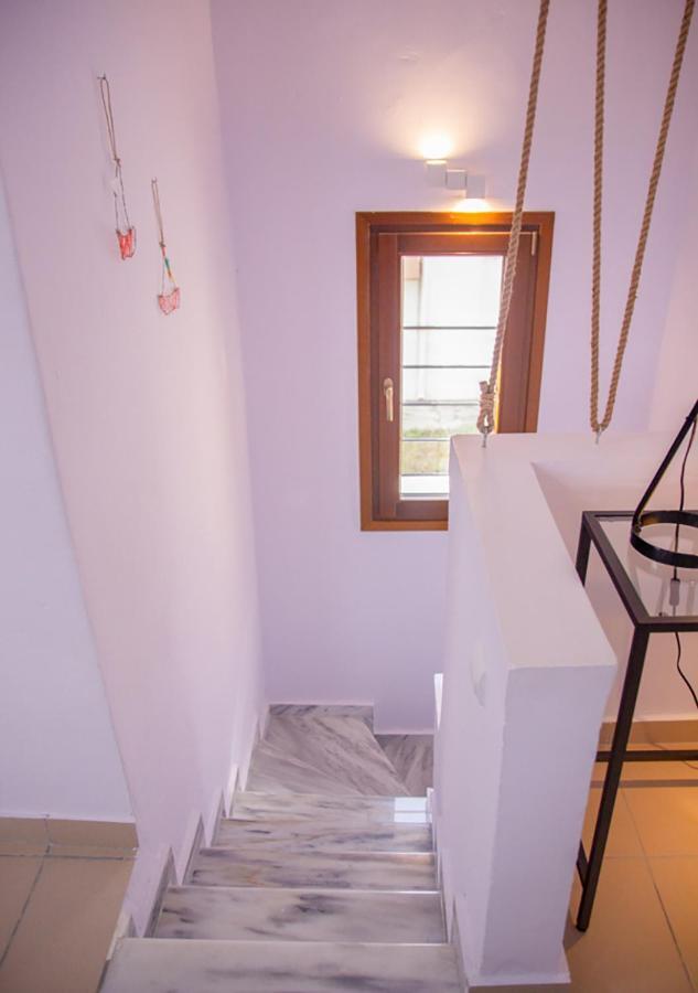 Beachfront Stylish Maisonette In イエリソス エクステリア 写真