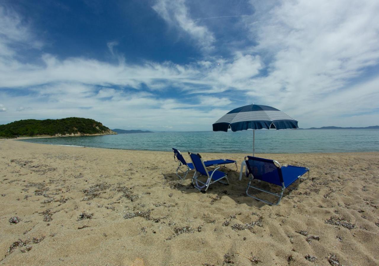 Beachfront Stylish Maisonette In イエリソス エクステリア 写真
