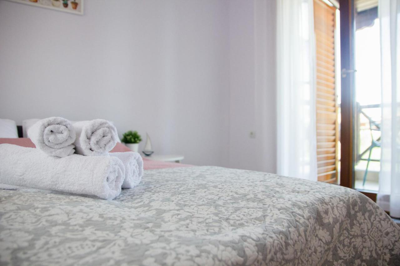 Beachfront Stylish Maisonette In イエリソス エクステリア 写真