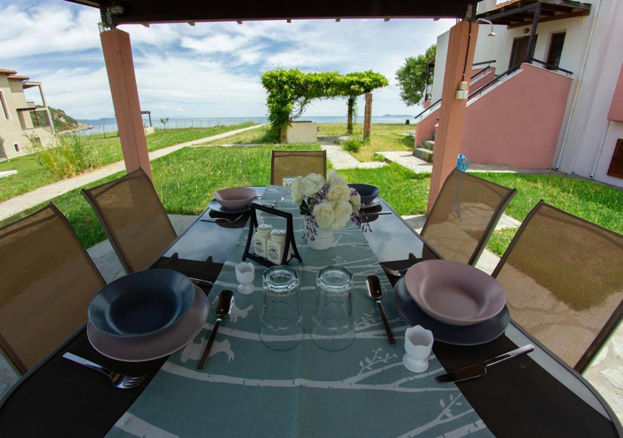 Beachfront Stylish Maisonette In イエリソス エクステリア 写真